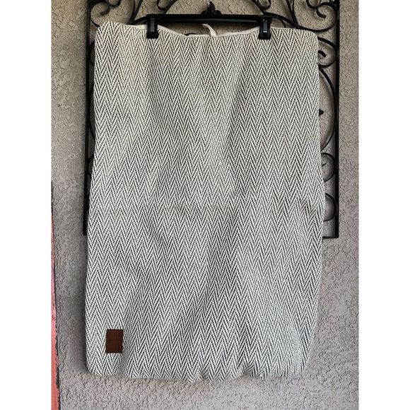 Diggidy dog collection herringbone pillow cover for dog bed - OS - gray/ivory - Picture 4 of 10